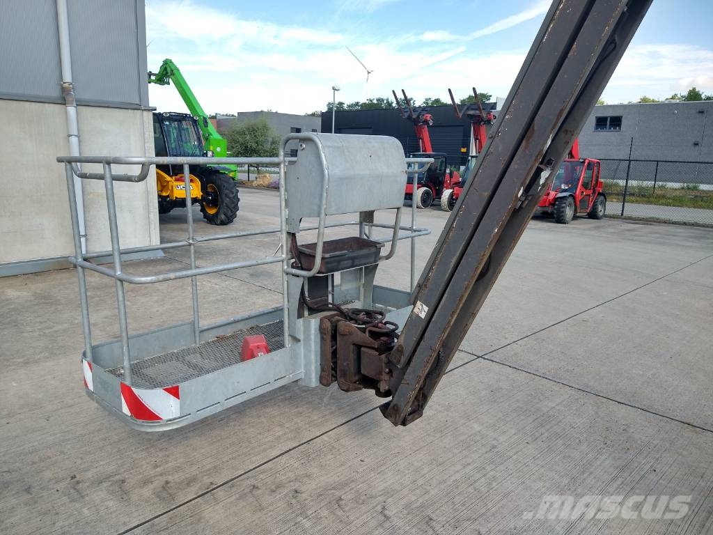 Manitou 200 ATJ (261) Zelfrijdende knikarm hoogwerker