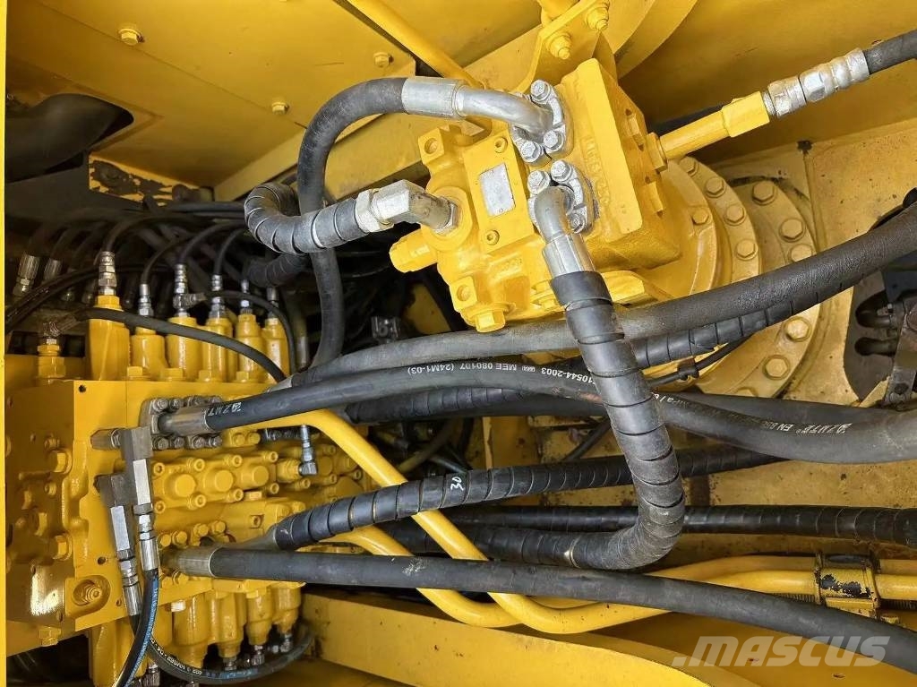 Komatsu PC220-8 Εκσκαφείς με ερπύστριες