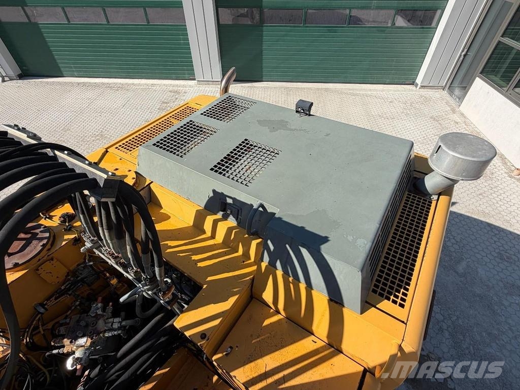 Liebherr A924B Litronic 2x bucket // AIRCON // Outriggers Εκσκαφείς με τροχούς - λάστιχα