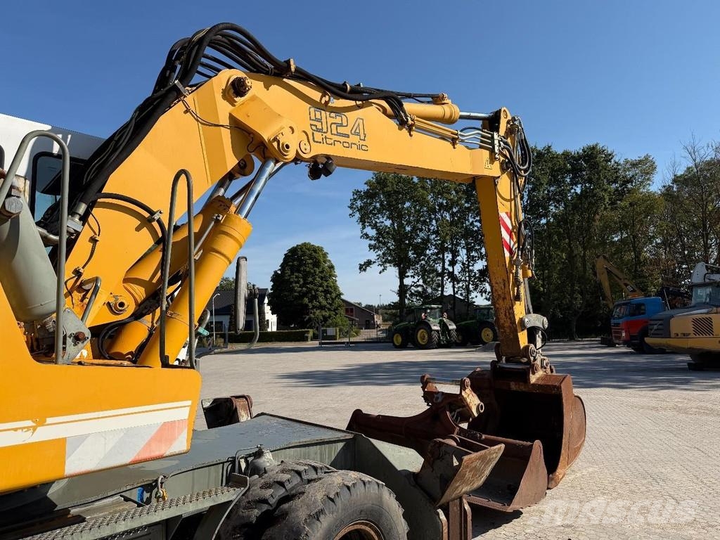 Liebherr A924B Litronic 2x bucket // AIRCON // Outriggers Εκσκαφείς με τροχούς - λάστιχα