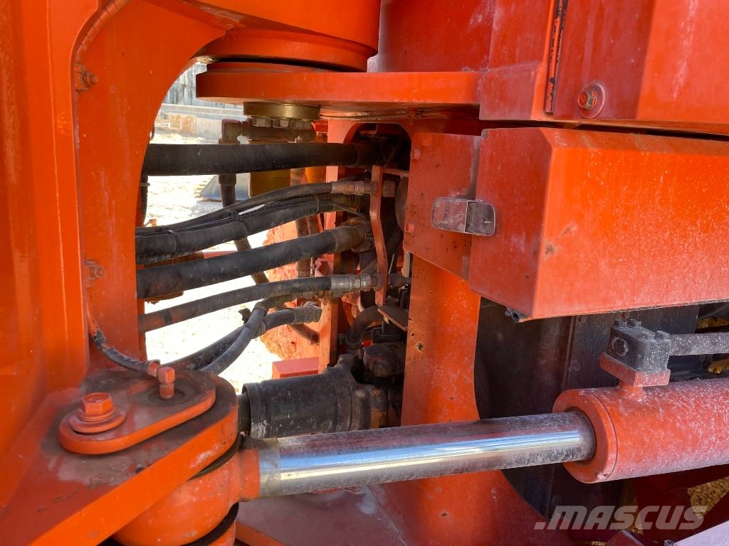 Hitachi ZW 550 - 6 Wheel loaders
