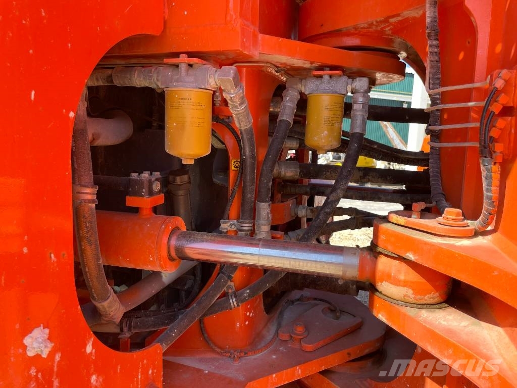 Hitachi ZW 550 - 6 Wheel loaders