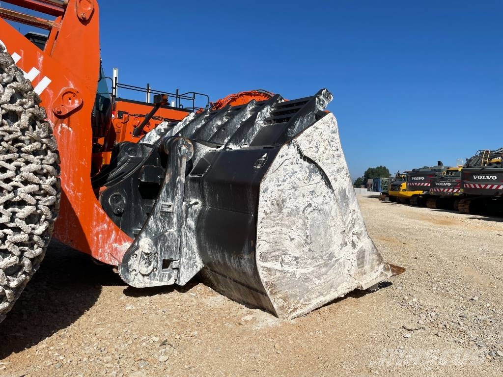 Hitachi ZW 550 - 6 Wheel loaders