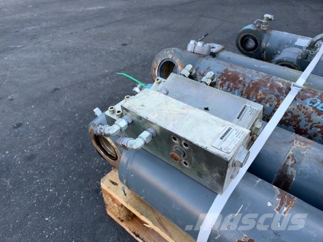 Liebherr R 924 Compact USED HYDRAULIC CYLINDER COMPLET Componenti idrauliche