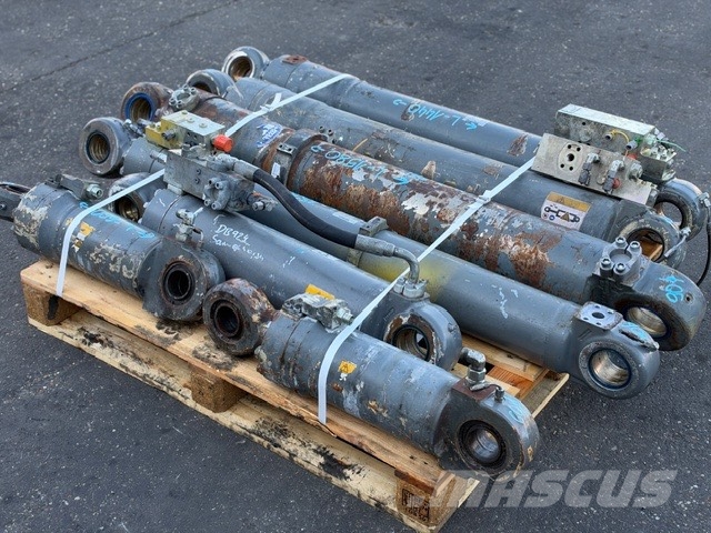 Liebherr R 924 Compact USED HYDRAULIC CYLINDER COMPLET Componenti idrauliche