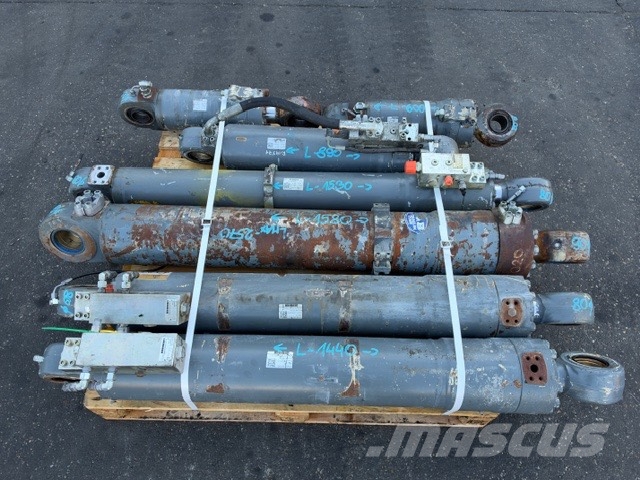Liebherr R 924 Compact USED HYDRAULIC CYLINDER COMPLET Componenti idrauliche