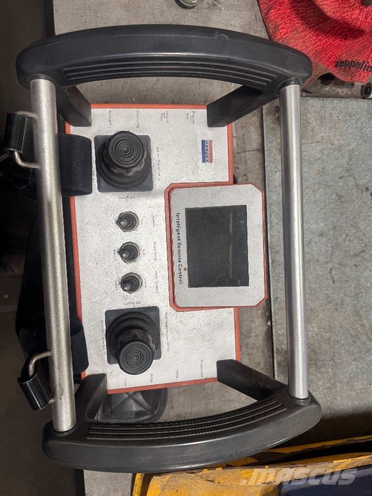  Handex HD 520 B رافعات مجنزرة