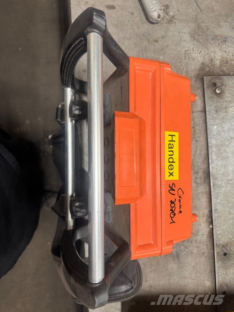  Handex HD 520 B رافعات مجنزرة