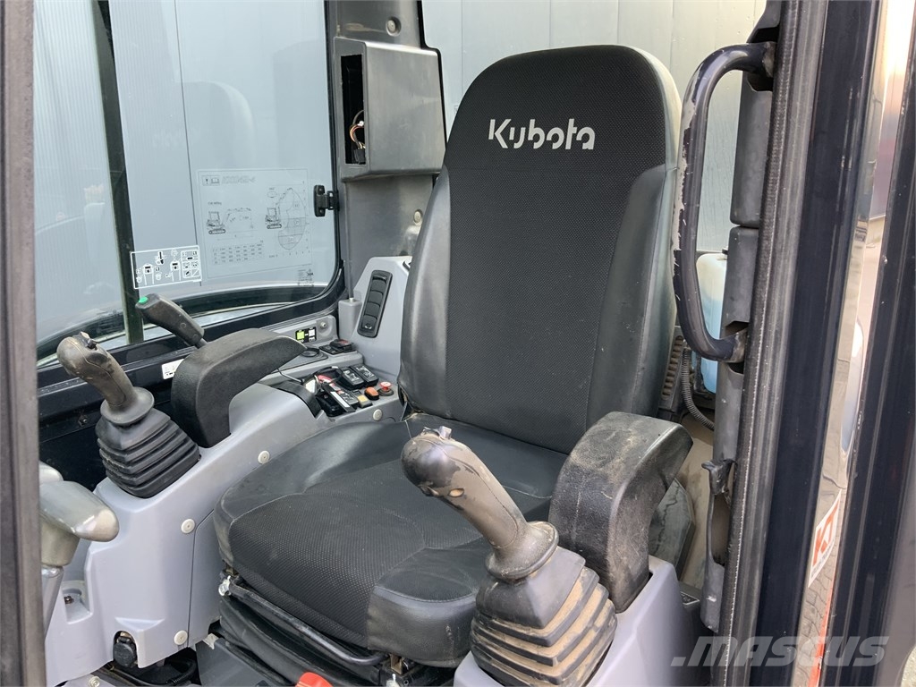 Kubota KX 042-4 小型挖掘机