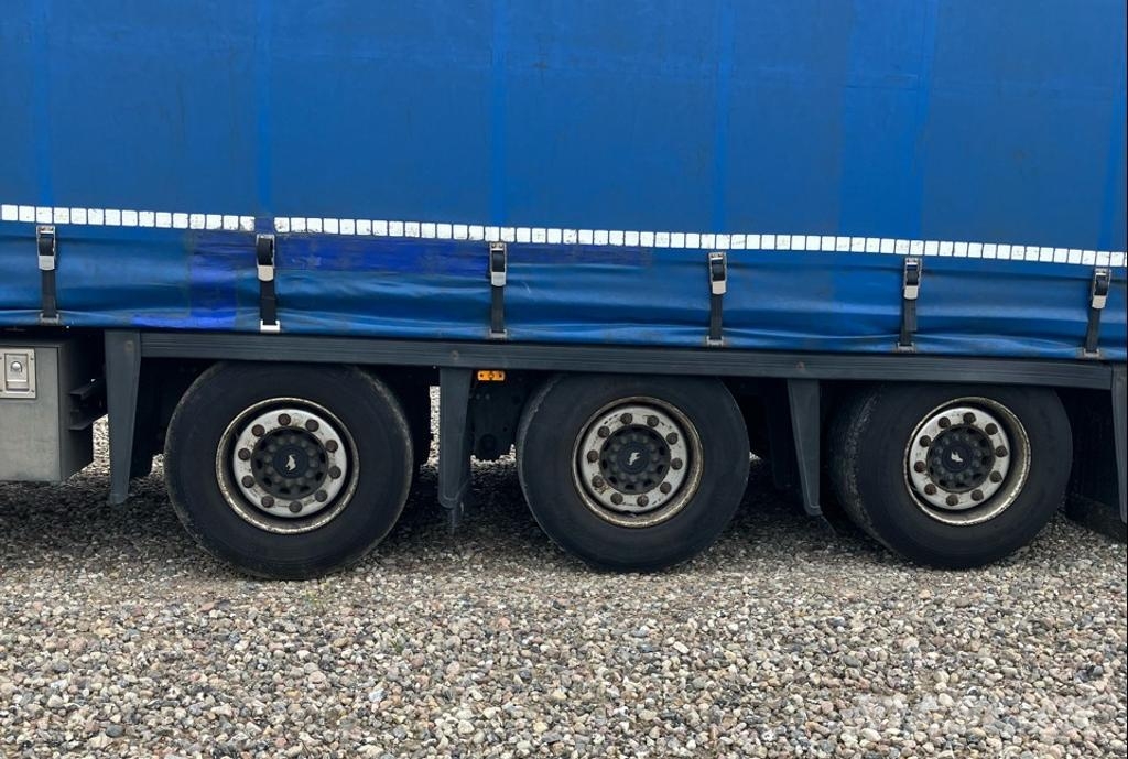 Schmitz Cargobull Trailer Curtainsider Lifting + Sliding Roof Mega Curtainsiderauflieger