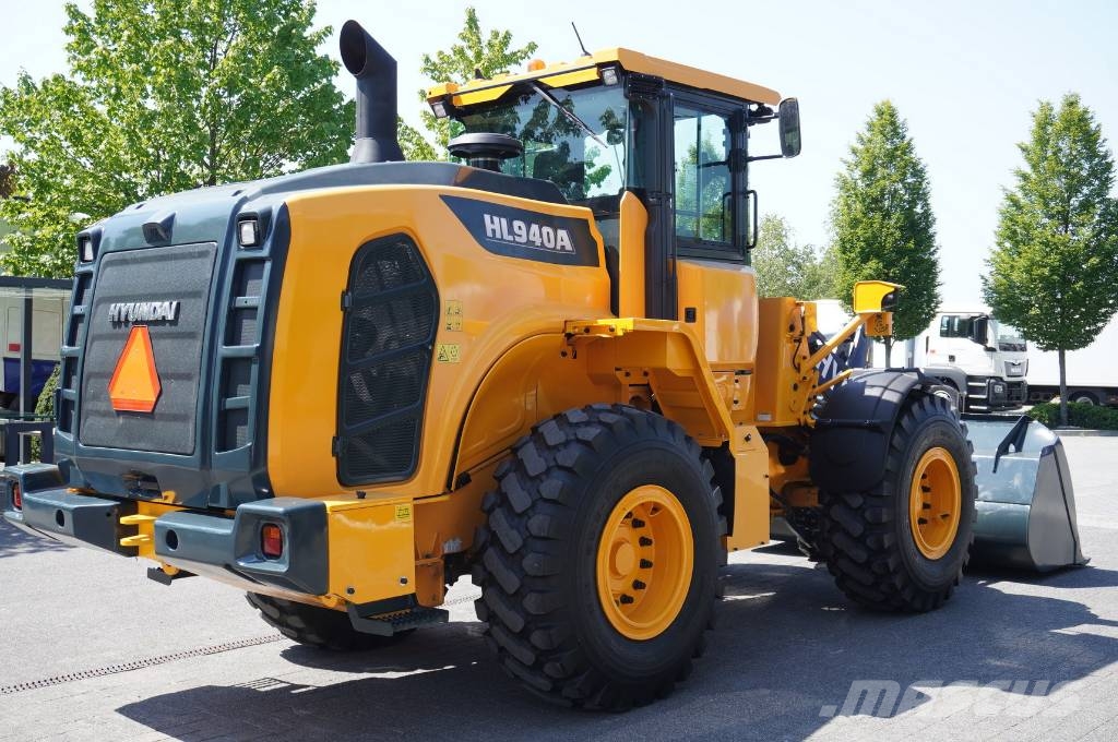 Hyundai HL940A articulated loader/ year 2021/ weight 13.5t Фронтальні навантажувачі