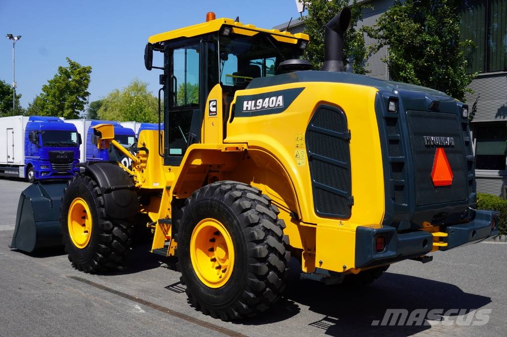 Hyundai HL940A articulated loader/ year 2021/ weight 13.5t Фронтальні навантажувачі