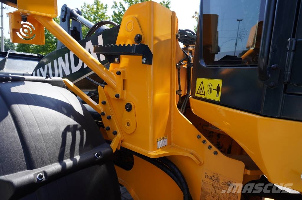 Hyundai HL940A articulated loader/ year 2021/ weight 13.5t Фронтальні навантажувачі