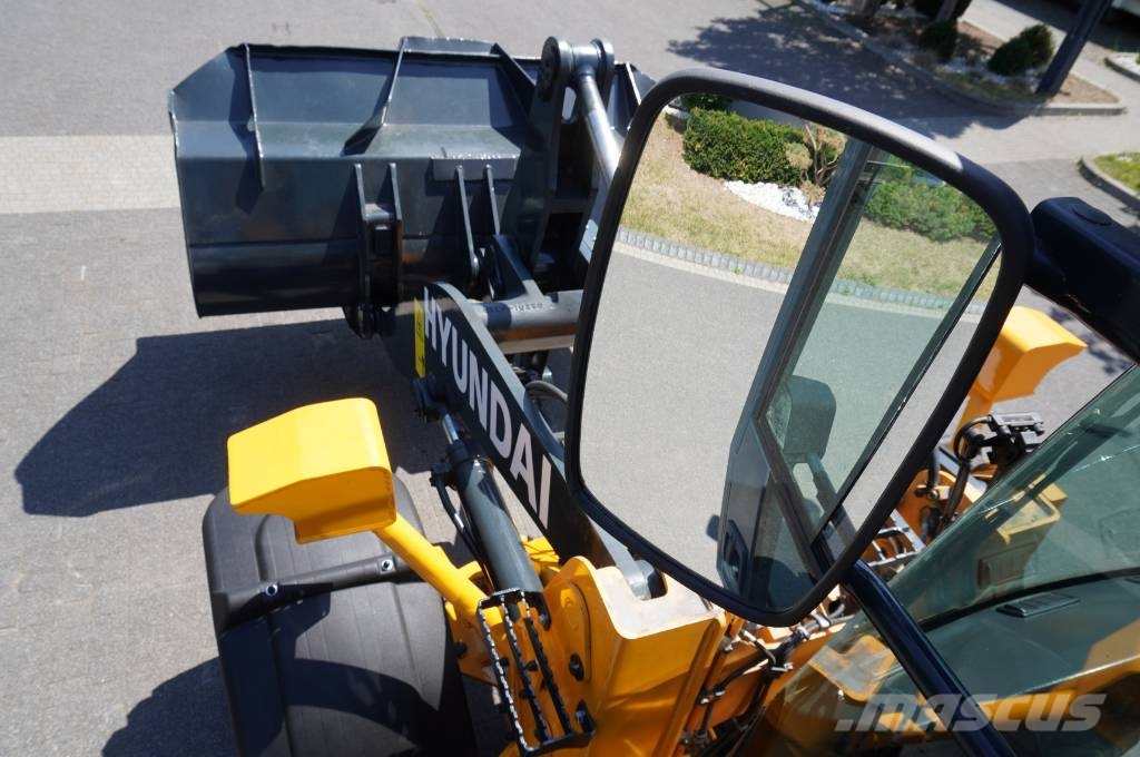 Hyundai HL940A articulated loader/ year 2021/ weight 13.5t Фронтальні навантажувачі