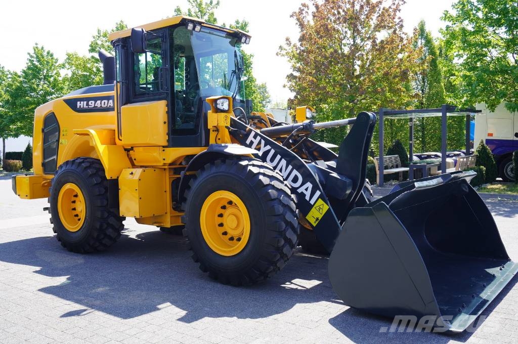Hyundai HL940A articulated loader/ year 2021/ weight 13.5t Фронтальні навантажувачі