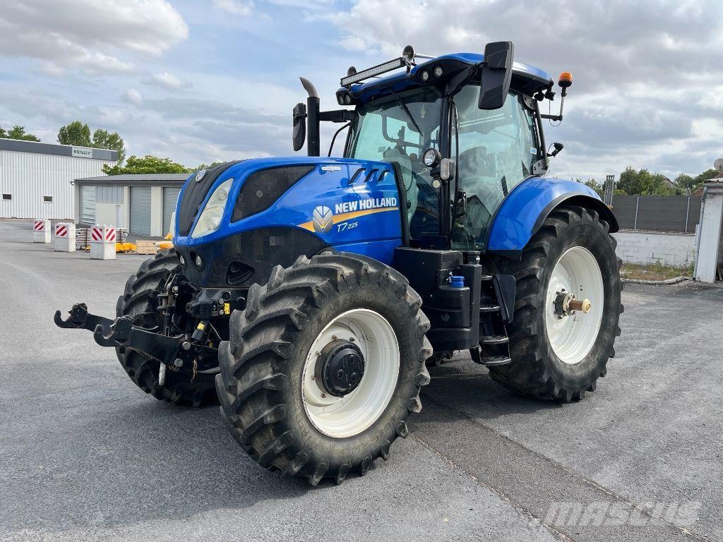 New Holland T7.225 Tractoren