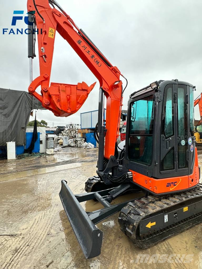 Hitachi ZX 50 U حفارات صغيرة أقل من 7 طن (حفارات صغيرة)