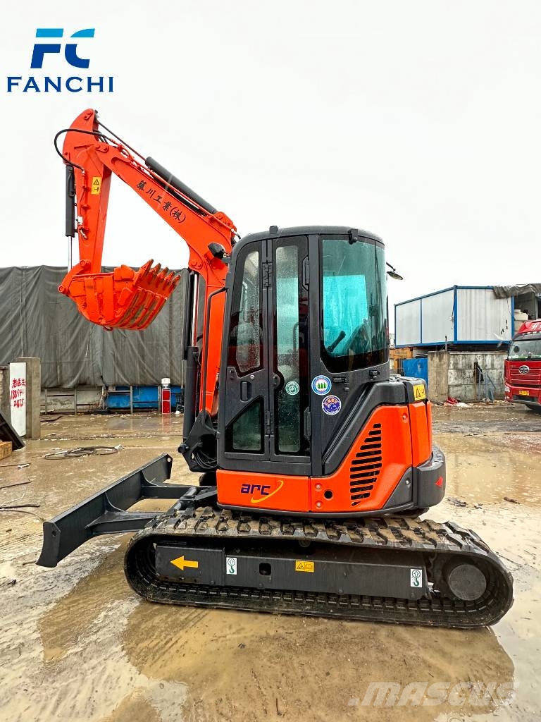Hitachi ZX 50 U حفارات صغيرة أقل من 7 طن (حفارات صغيرة)