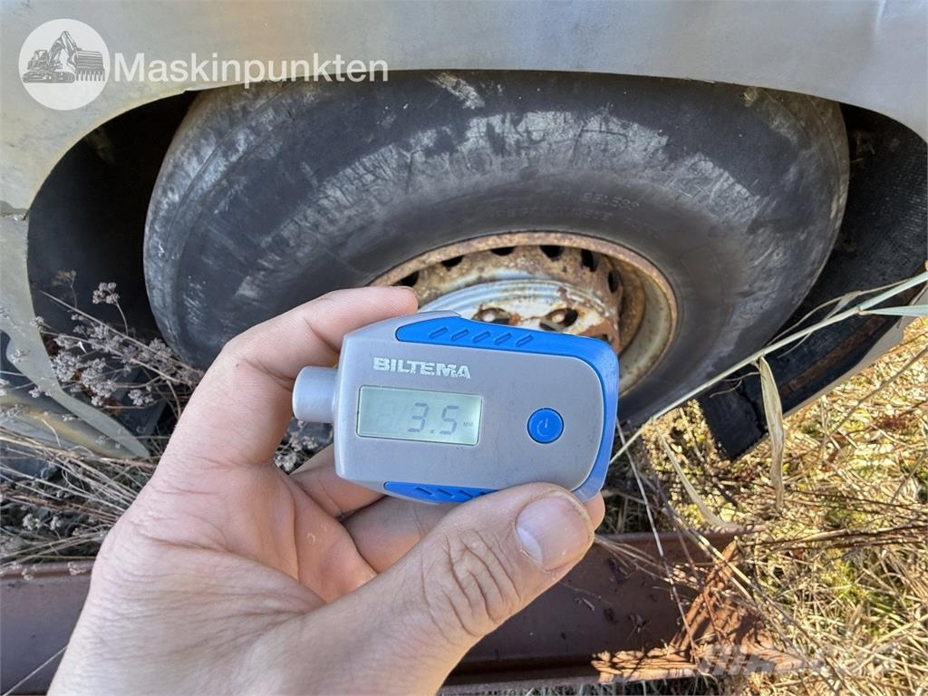 Volvo FM12-52 8X2 工程吊钩车