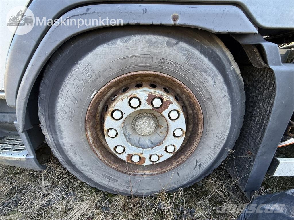 Volvo FM12-52 8X2 工程吊钩车