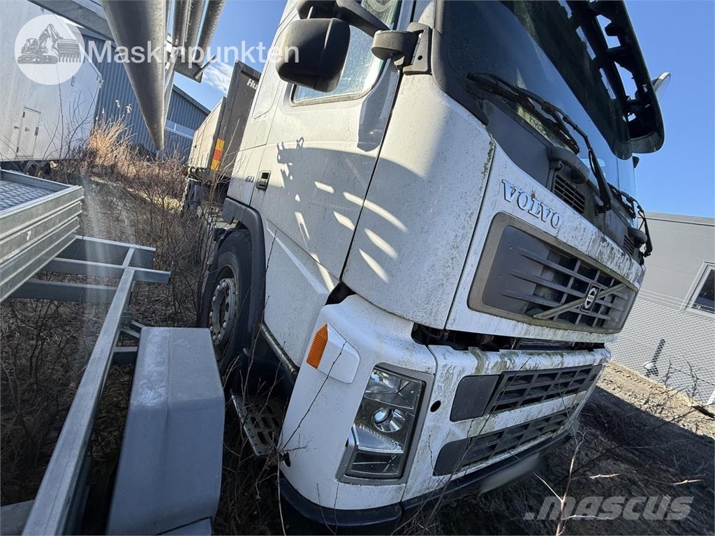 Volvo FM12-52 8X2 工程吊钩车