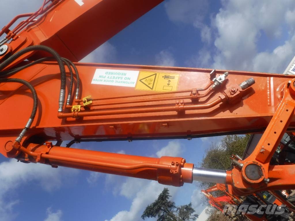 Hitachi ZX 300 LC-7 Kāpurķēžu ekskavatori