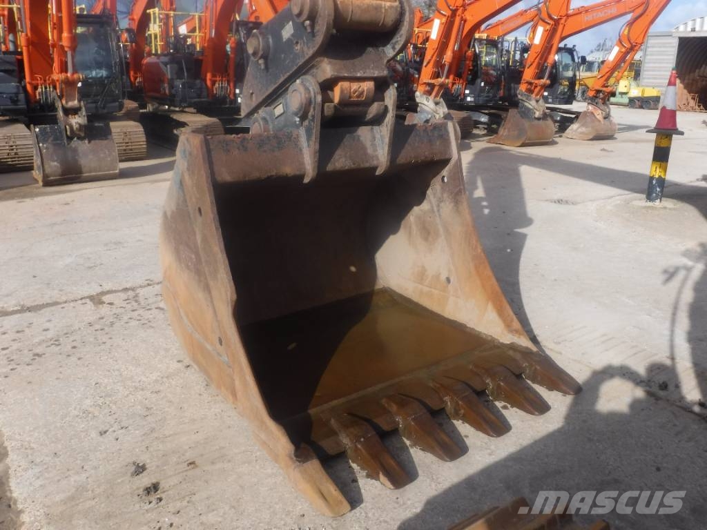 Hitachi ZX 300 LC-7 Kāpurķēžu ekskavatori