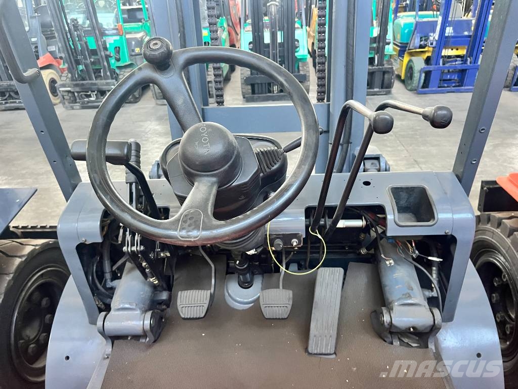 Toyota 6 FD 40 V-1940 OB Dízel targoncák