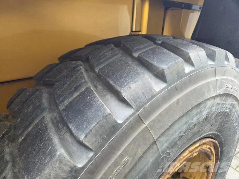 CAT 938G Wiellader Cat Iekrāvēji uz riteņiem
