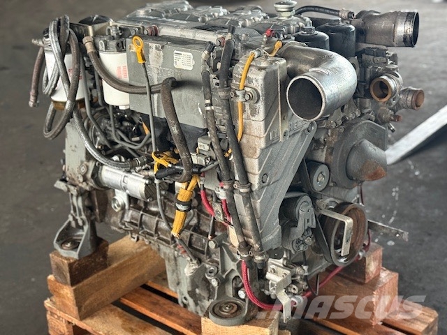Liebherr D934S A6 120kw 엔진