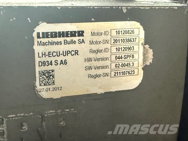 Liebherr D934S A6 120kw 엔진