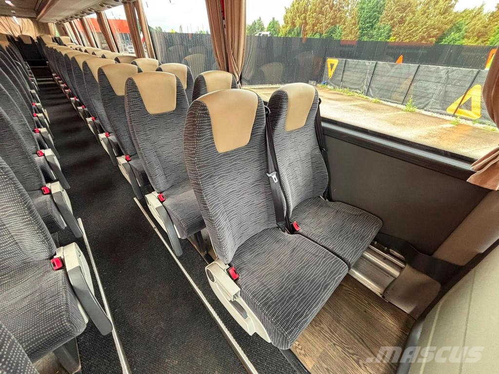 VDL Futura FMD2 4x2 AC / AUXILIARY HEATING / TV Távolsági buszok