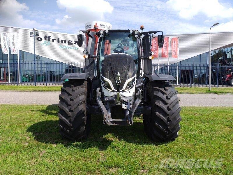 Valtra T 175 A Трактори