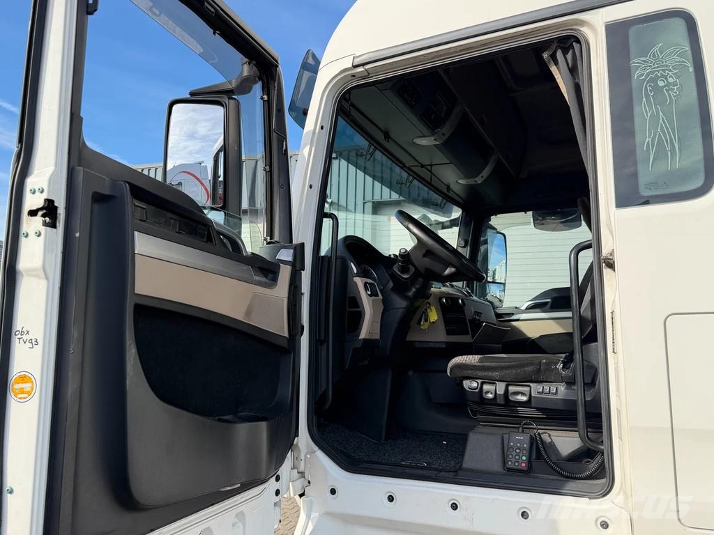 MAN TGX 18.420 *Damage* Engine = Running* 2 Tank Euro Тягачі