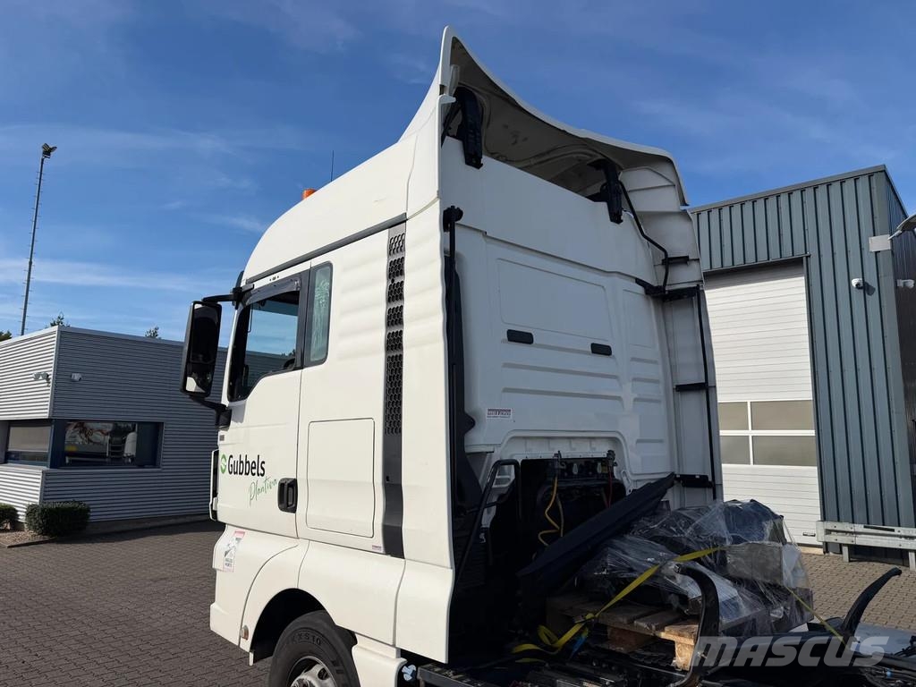 MAN TGX 18.420 *Damage* Engine = Running* 2 Tank Euro Тягачі