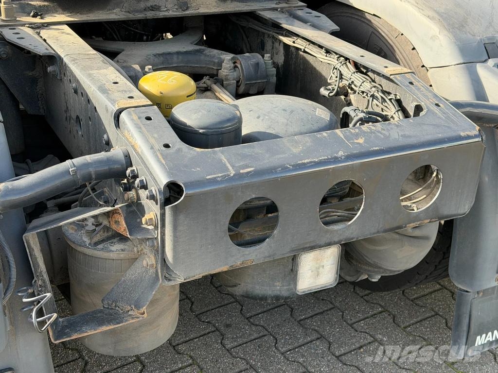 MAN TGX 18.420 *Damage* Engine = Running* 2 Tank Euro Тягачі