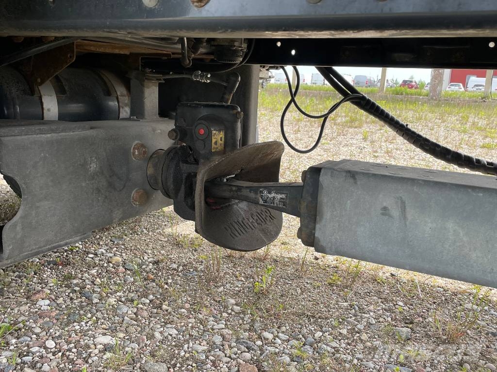 Iveco 140E 28 ボックスボディー、ウイング、箱車