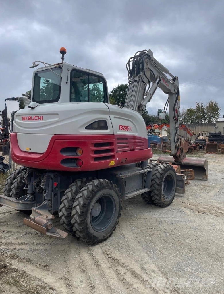 Takeuchi TB 295 W Hjulgrävare