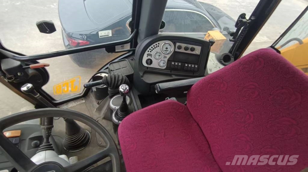 JCB 3 CX Rataslaadurid