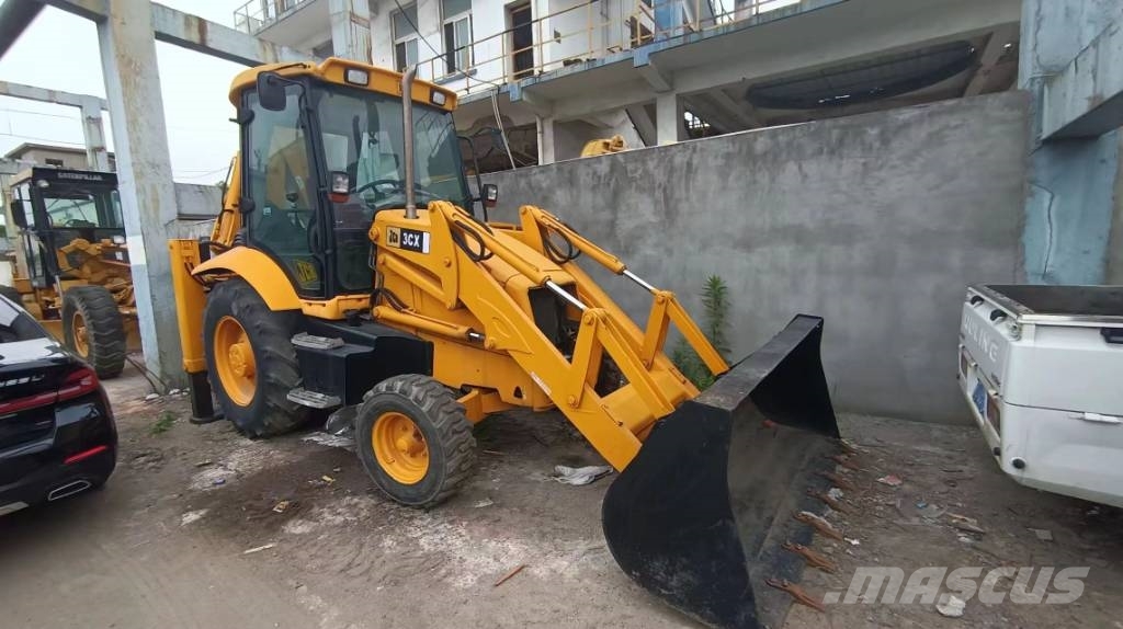 JCB 3 CX Rataslaadurid