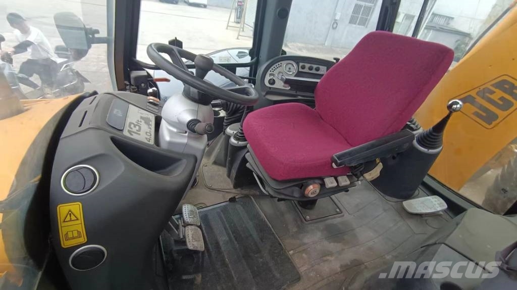 JCB 3 CX Rataslaadurid