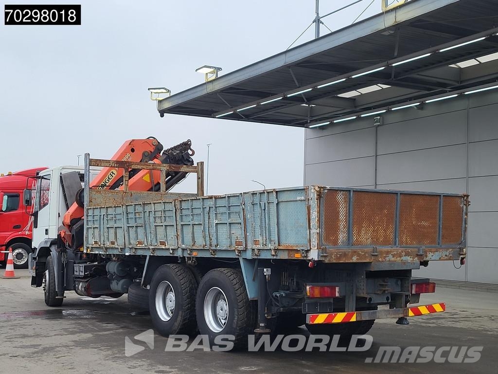 Iveco 260E30H EuroTrakker 6X4 Palfinger PK27000 E Kran c Camiones de cama baja