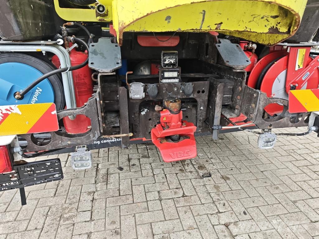 Volvo FMX 420 8x4 AMV 11 SWL 1000 QR Tunnelplatform Truck mounted aerial platforms