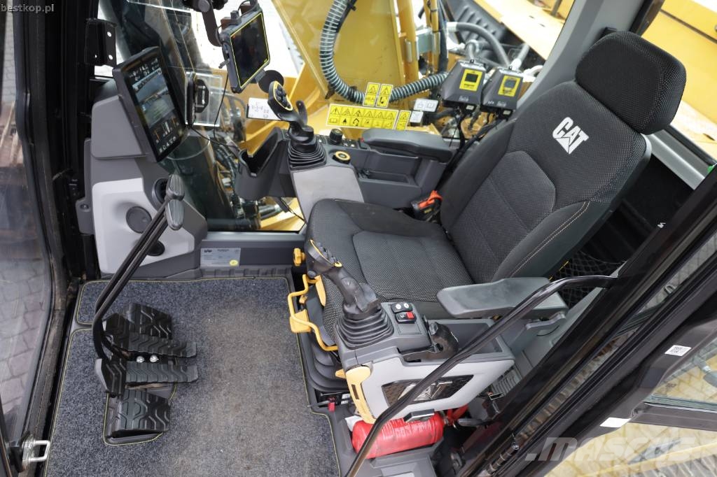 CAT 326 Pelle sur chenilles