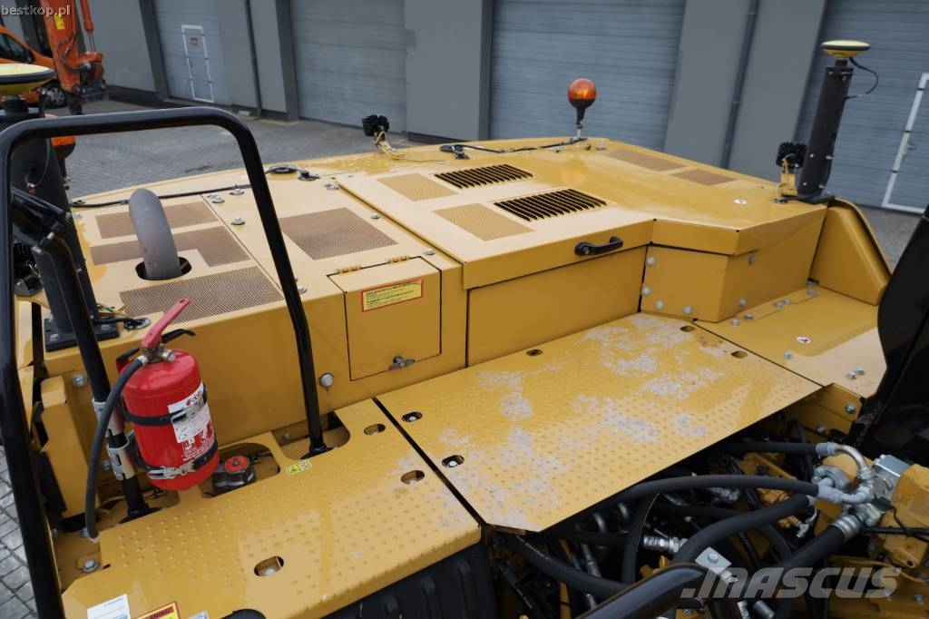CAT 326 Pelle sur chenilles