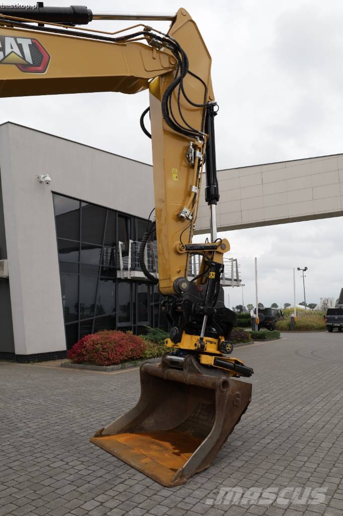 CAT 326 Pelle sur chenilles