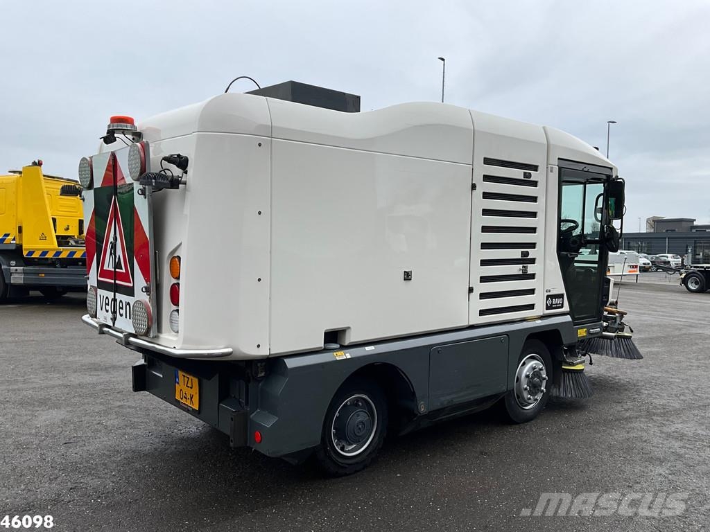Ravo 540 CD Euro 6 with 3-rd brush Veegwagens