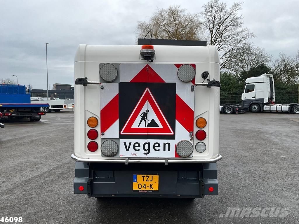Ravo 540 CD Euro 6 with 3-rd brush Veegwagens