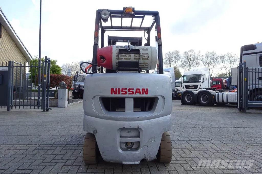 Nissan 2.5 Heftruck Gaasitõstukid