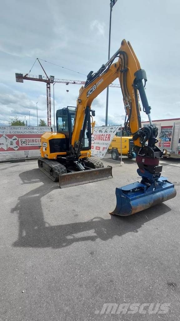 JCB 60 C-2 حفارات وسط 7 طن - 12 طن
